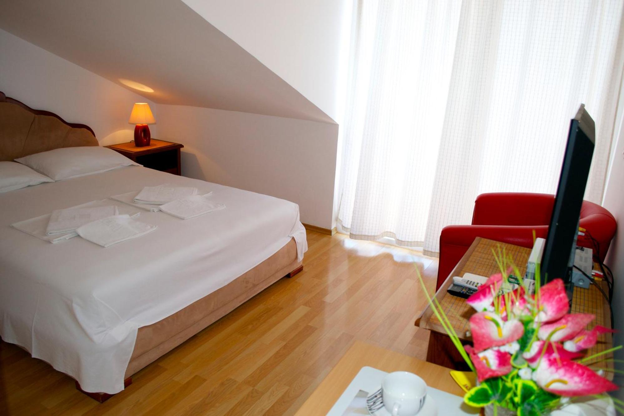 Apartments Luka Budva Pokoj fotografie